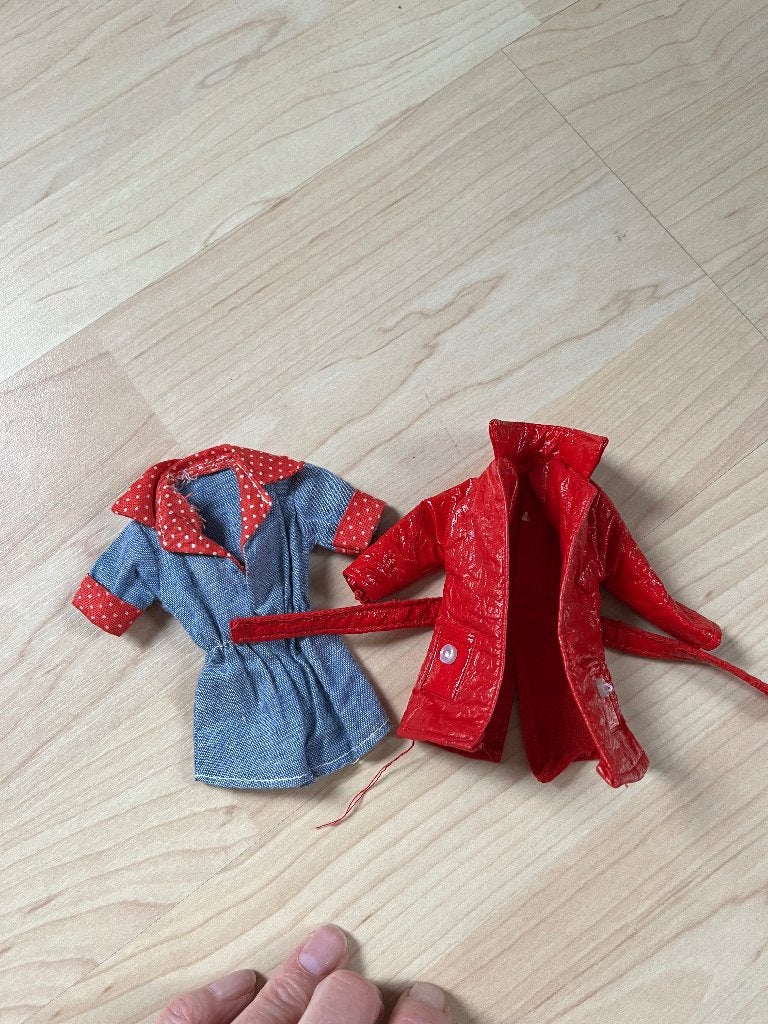 Jasje en pakje van barbiepop, Verzamelen, Ophalen of Verzenden, Gebruikt, Fashion Doll