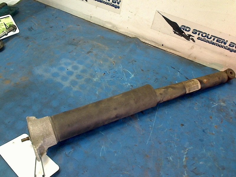 Schokbreker Links Achter Volvo V40 (MV) (2015-02/2019-08), Gebruikt, Siegburger Straße 229, Köln 50679, , Duitsland, Info@volvocars.com
