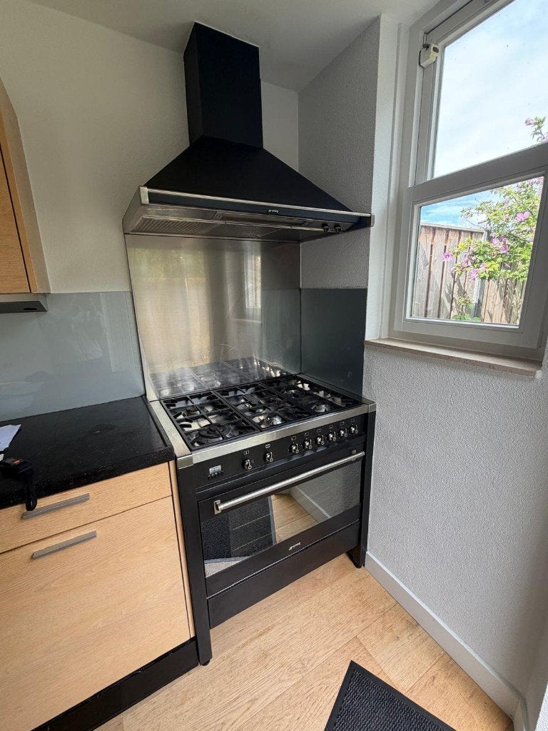 SMEG 90 cm 6-pits gasfornuis + oven en afzuigkap, Ophalen, Gebruikt, Zwart, 50 tot 100 cm