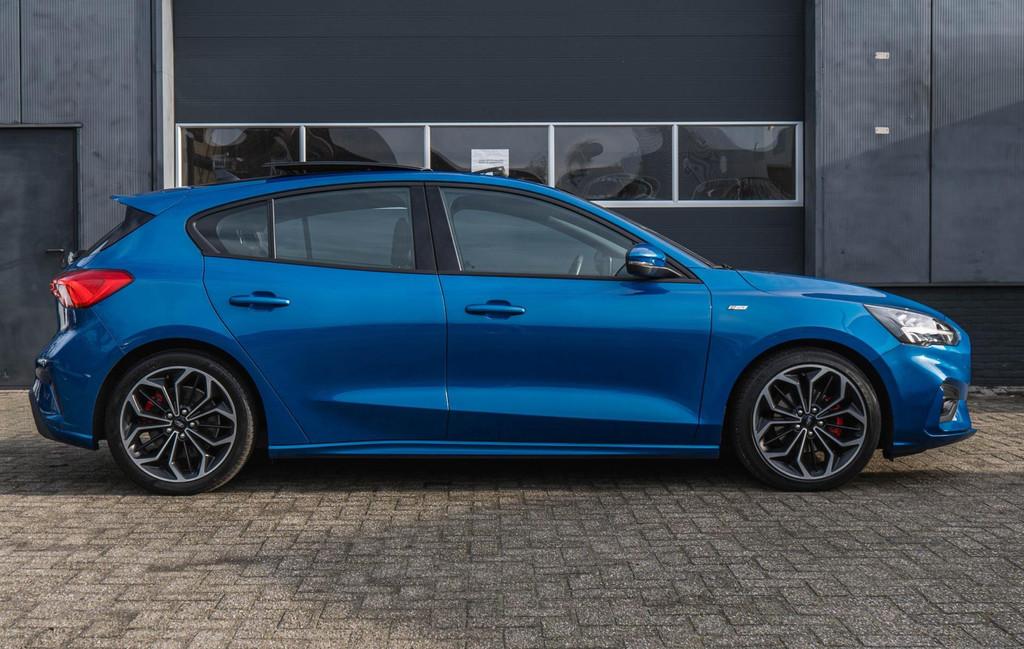 Ford FOCUS 1.5 EcoBoost ST Line X / Automaat / Pano / Winter, 1304 kg, Euro 6, Blauw, Leder en Stof