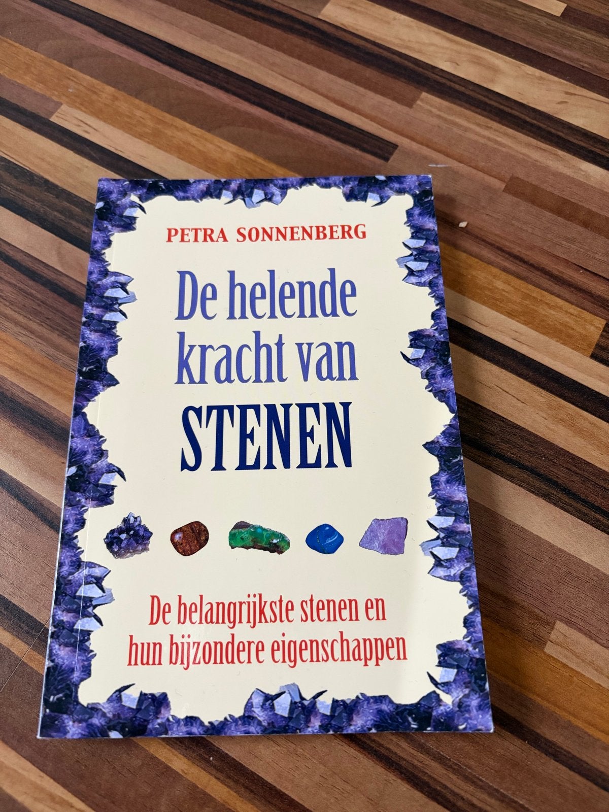 De helende kracht van stenen - Petra Sonnenberg, Ophalen of Verzenden, Zo goed als nieuw, Spiritualiteit algemeen, Achtergrond en Informatie