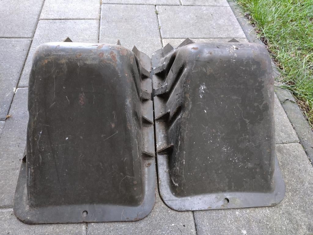 NATO wiel keggen / wheel chocks. 2 stuks, in goede staat!, Ophalen of Verzenden, Gebruikt