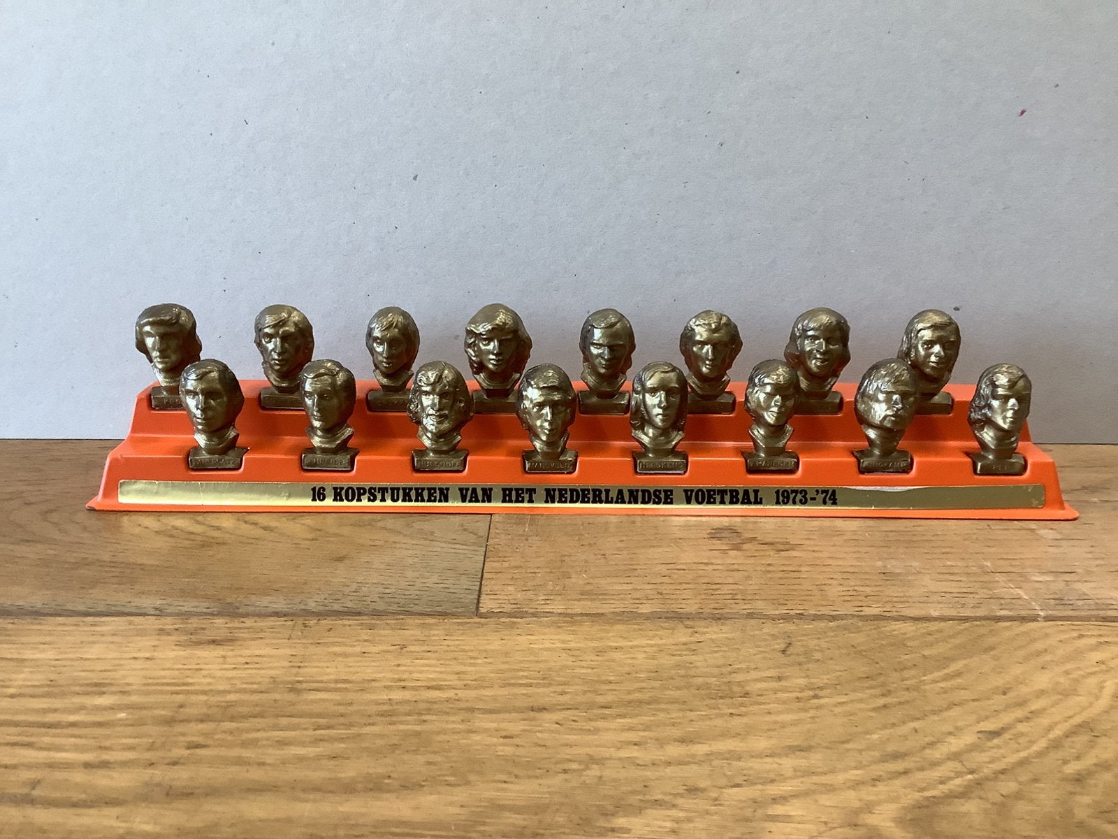 16 Kopstukken Nederlands Elftal  WK 1974, Ophalen of Verzenden, Gebruikt, Overige binnenlandse clubs, Beeldje of Poppetje