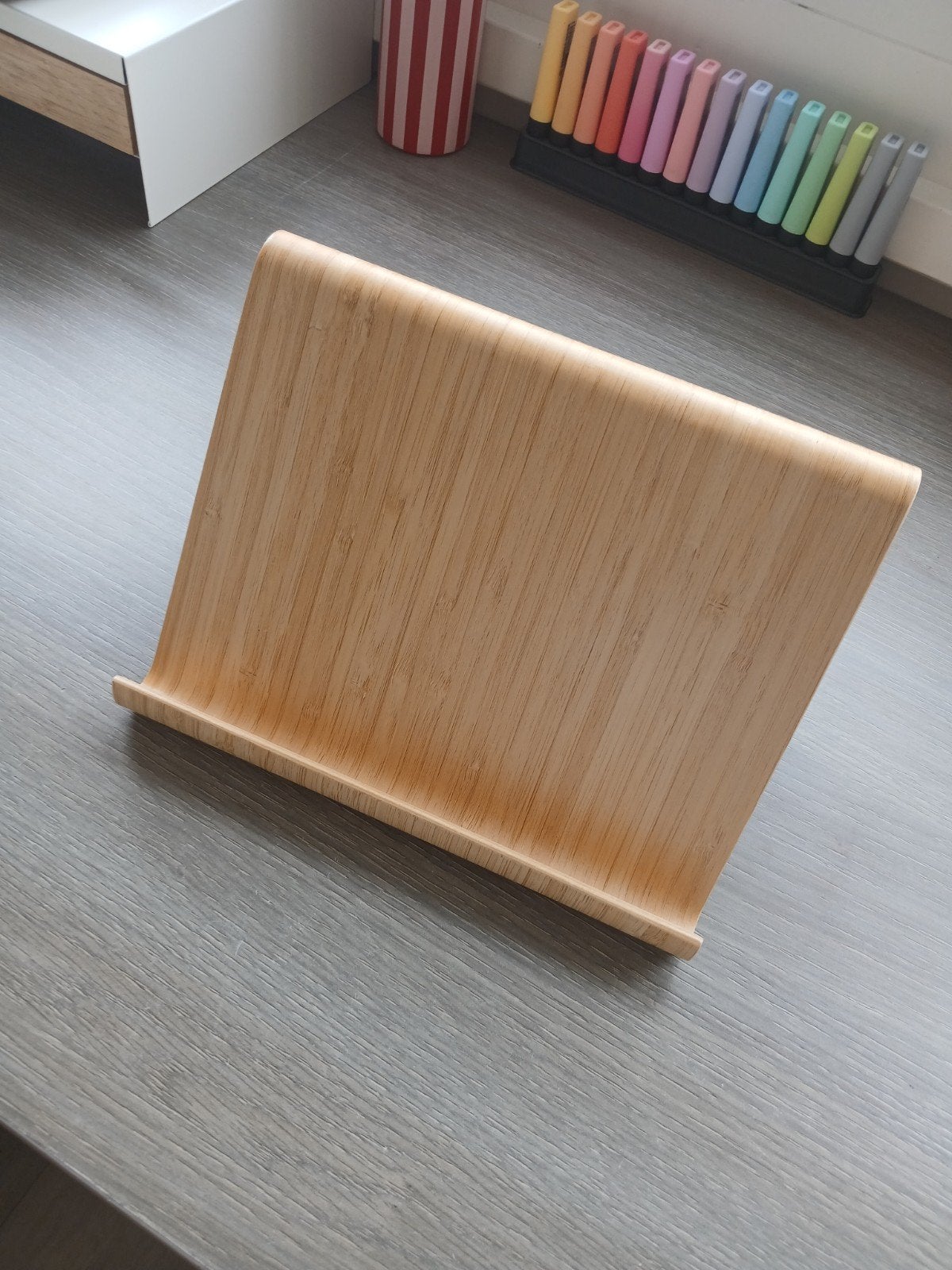 Houten standaard voor tablet of boek, Ophalen, Hout, Zo goed als nieuw, Modern