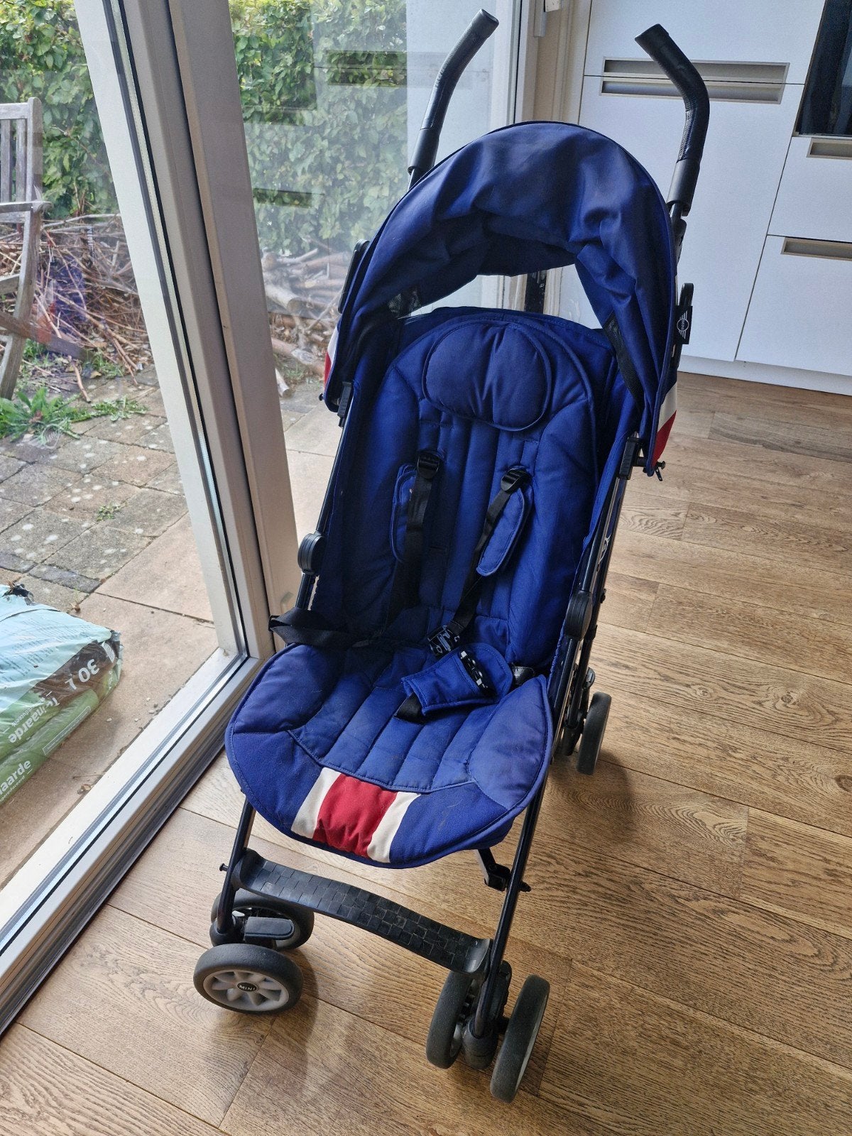 Buggy Mini Cooper - Gebruikt maar in goede staat, Kinderen en Baby's, Ophalen, Gebruikt, Zonnekap