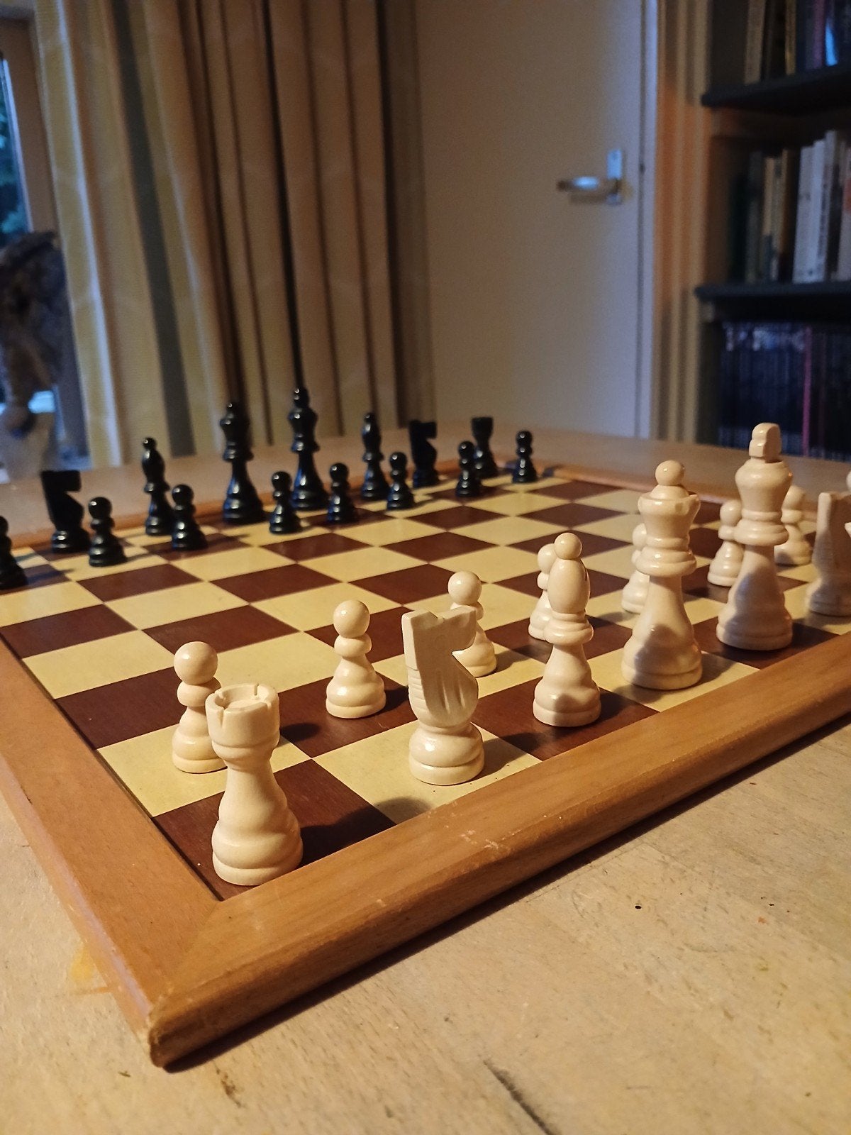 schaak / dambord met schaakstukken en damschijven, Ophalen of Verzenden, Zo goed als nieuw