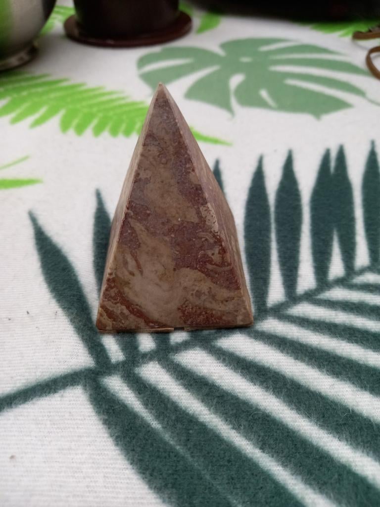 Vintage marmeren beeldje van een piramidetop., Ophalen of Verzenden, Gebruikt, Overige typen
