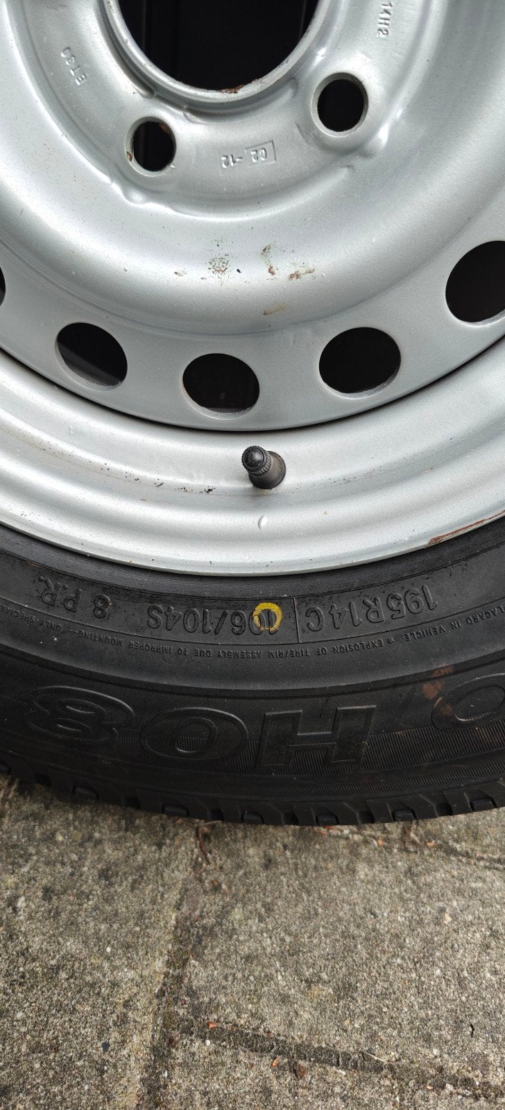Nieuwe Toyo H08 band met stalen velg 195R14C, Ophalen, Nieuw