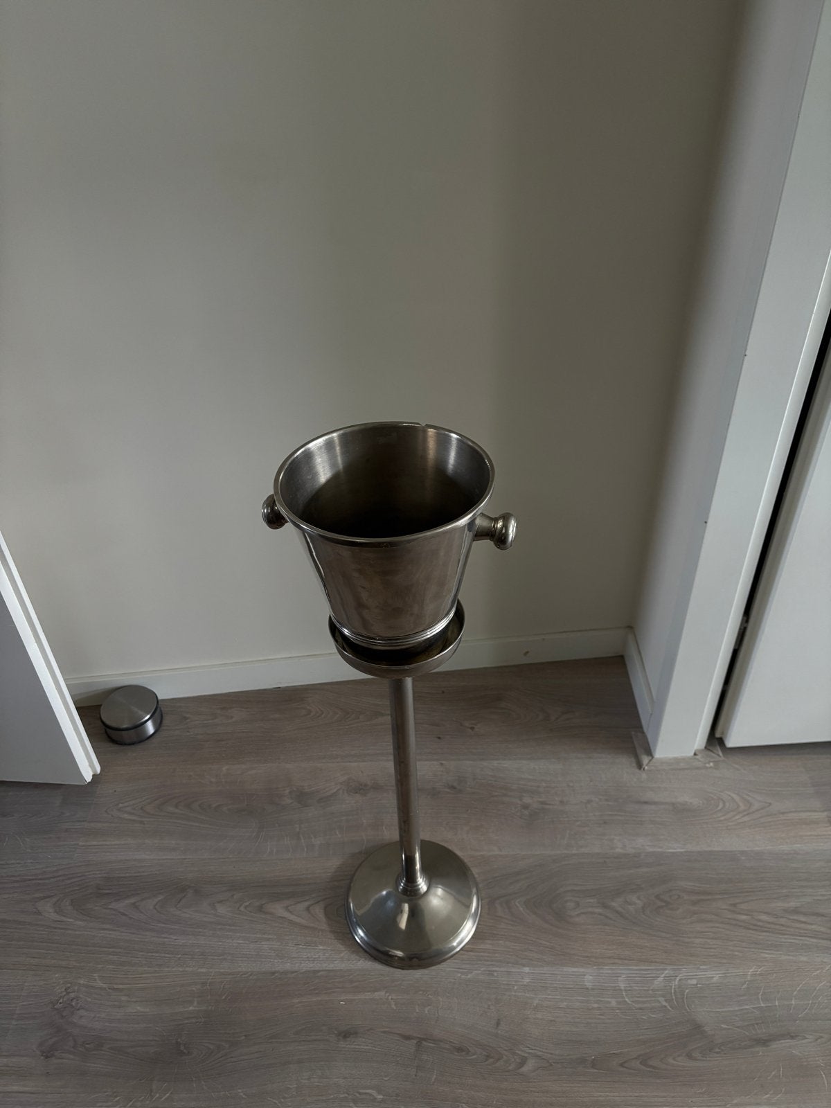 Champagnekoeler op standaard - Zilverkleurig metaal, Ophalen, Gebruikt, Zilver, Metaal