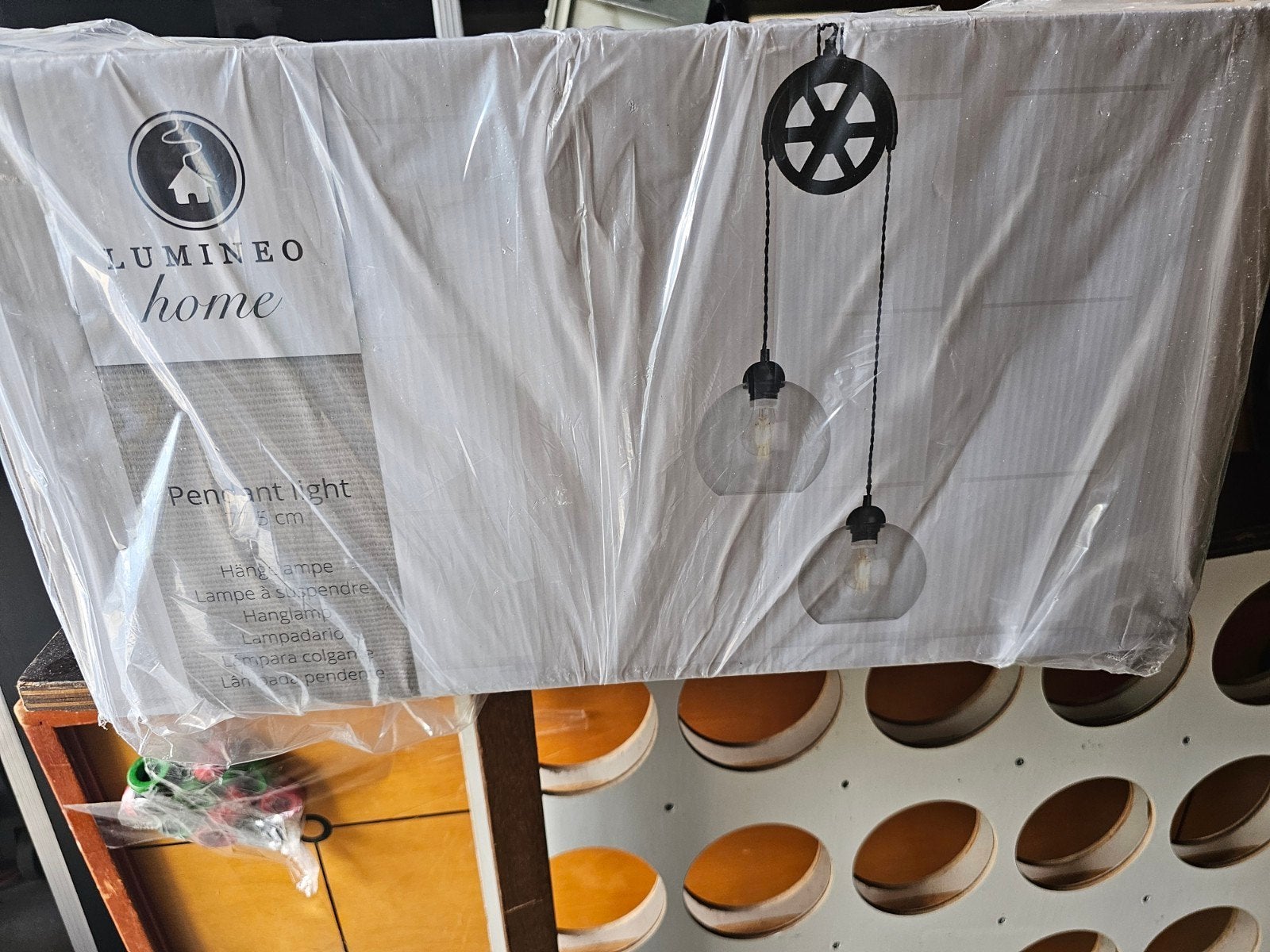 Lamp- Hanglamp, Ophalen, Lamp met 2 kappen hangend aan een katrol, Nieuw, E27 (groot)
