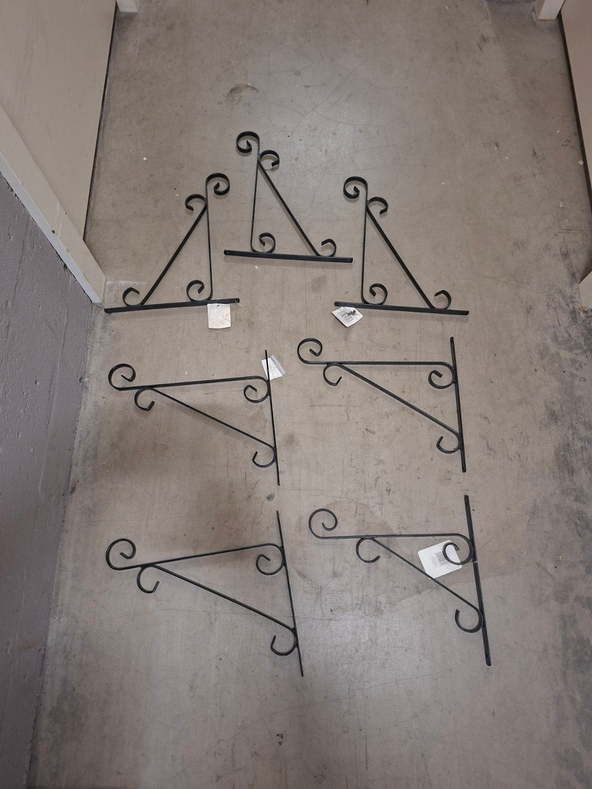 7 nieuwe bloembakbeugels - Zwart metaal, Tuin en Terras, Ophalen, Minder dan 30 cm, Minder dan 60 cm, Nieuw