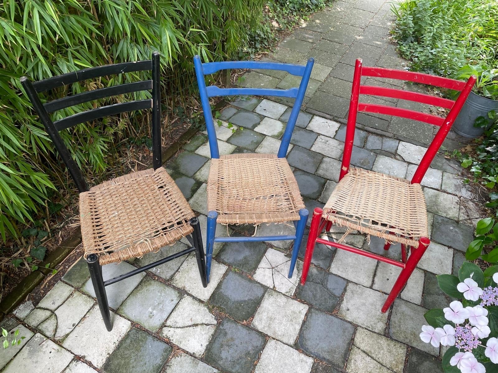 Set van 3 vintage stoelen met rieten zitting - met werk!, Antiek en Kunst, Ophalen