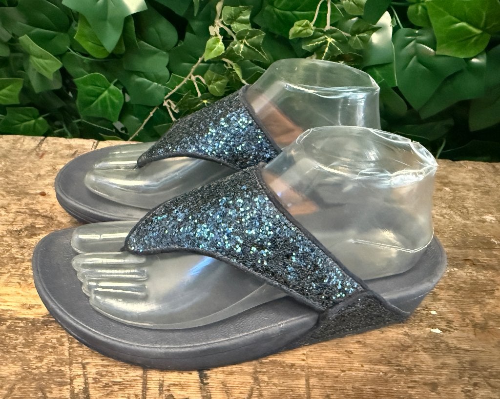 bijna Nieuwe slippers van Fitflop maat 39, Kleding | Dames, Schoenen, Blauw, Ophalen of Verzenden, Zo goed als nieuw, Fitflop