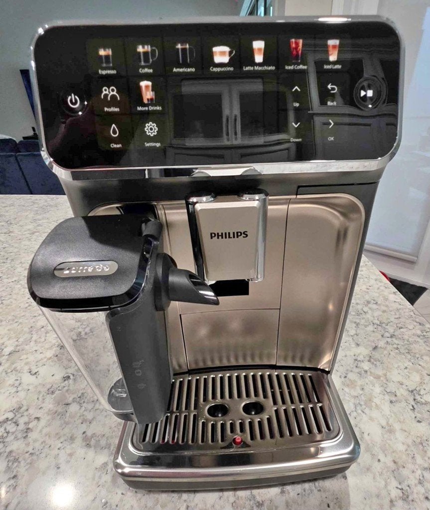 Philips LatteGo 5500 EP5543/90 Espressomachine, Witgoed en Apparatuur, Ophalen, Zo goed als nieuw, Koffiemachine, Gemalen koffie