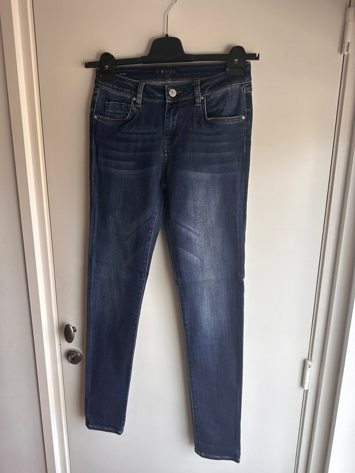 ST.STUDIO (SuperTrash) skinny jeans - W28, Ophalen of Verzenden, Zo goed als nieuw, Blauw, W28 - W29 (confectie 36)