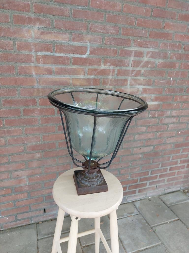 Plantenbak  met gietijzeren  voet, Huis en Inrichting, Woonaccessoires | Etagères, Ophalen