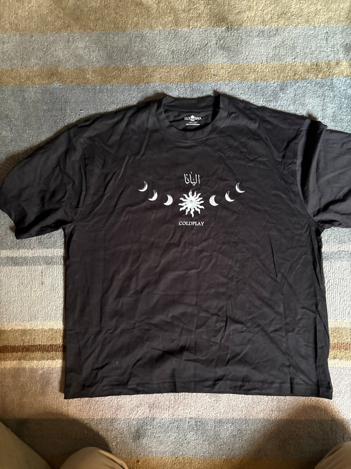 Coldplay & Elyanna T-shirt Zwart Maat XL - Nieuw, Ophalen of Verzenden, Nieuw, Maat 56/58 (XL), Zwart
