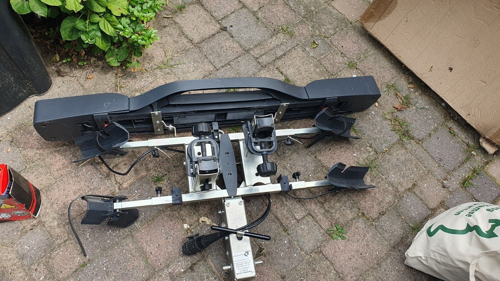 Fietsendrager, Ophalen, Zo goed als nieuw, Trekhaakdrager