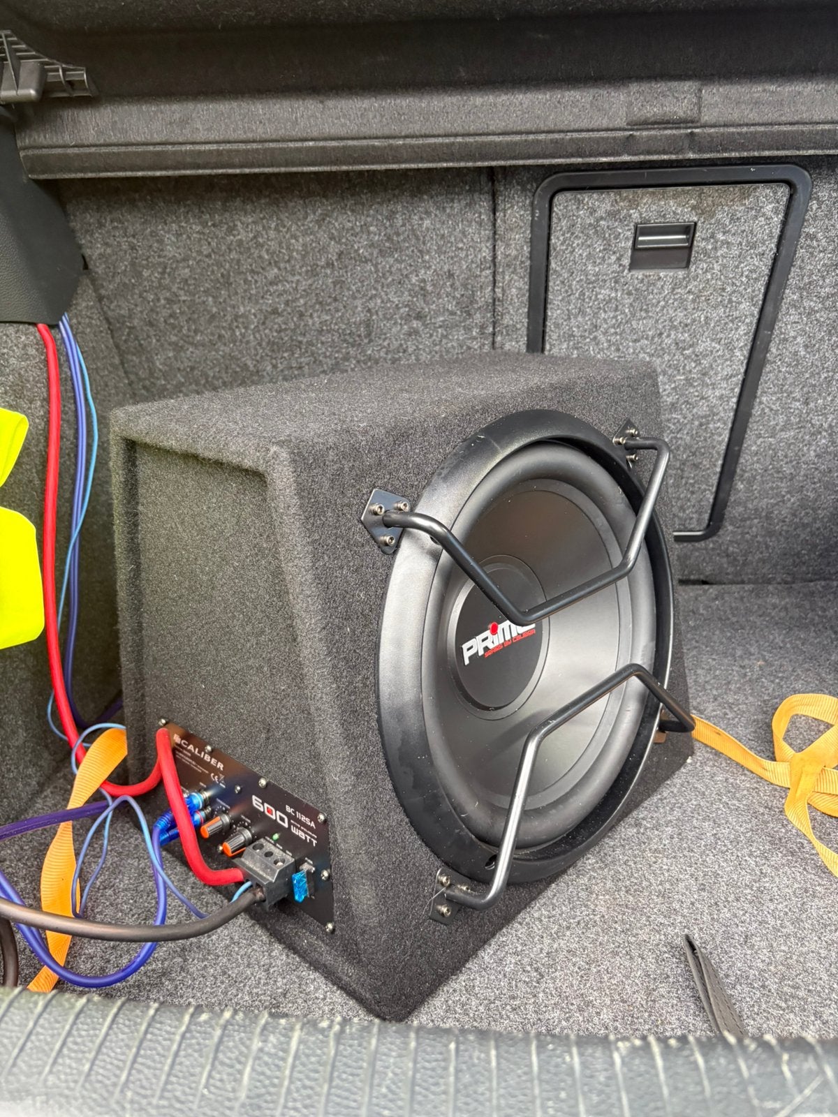 Caliber subwoofer 600w, Ophalen of Verzenden, Zo goed als nieuw