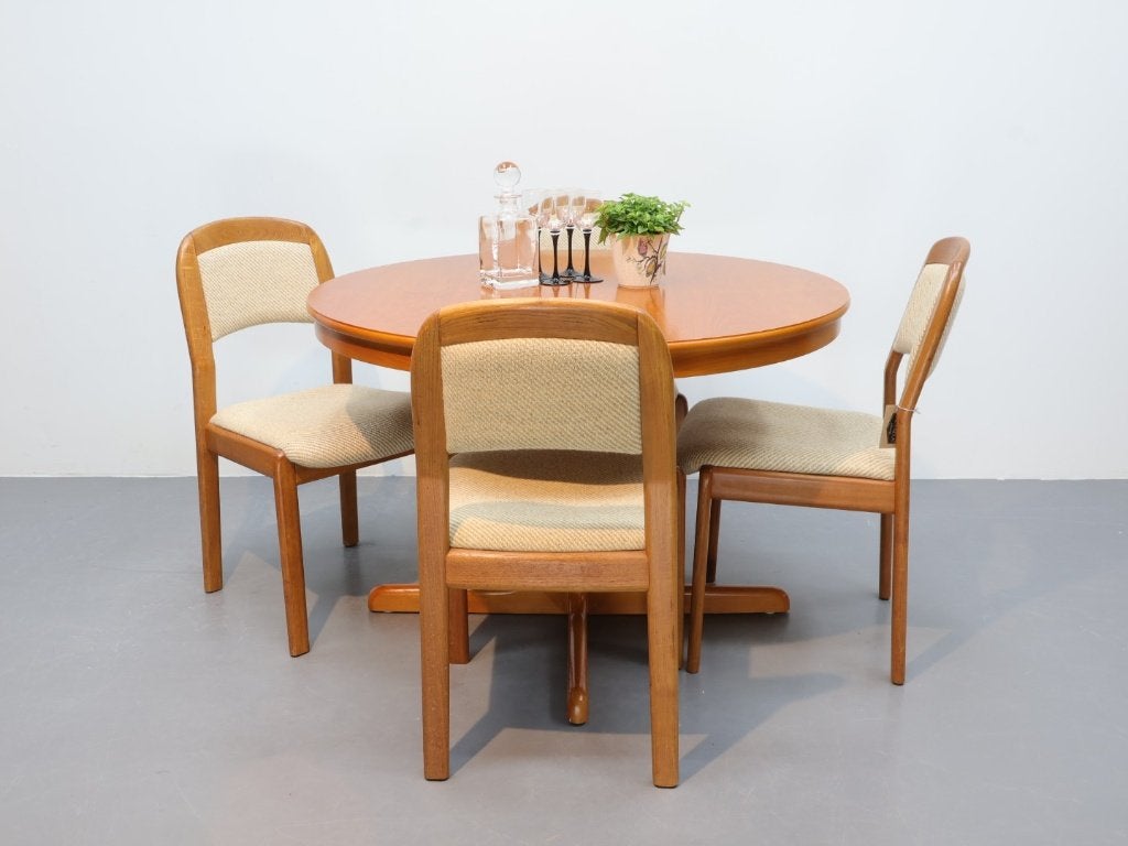 Vintage eettafel kersenhout rond /ovaal, Ophalen, Gebruikt, 100 tot 150 cm, Vintage