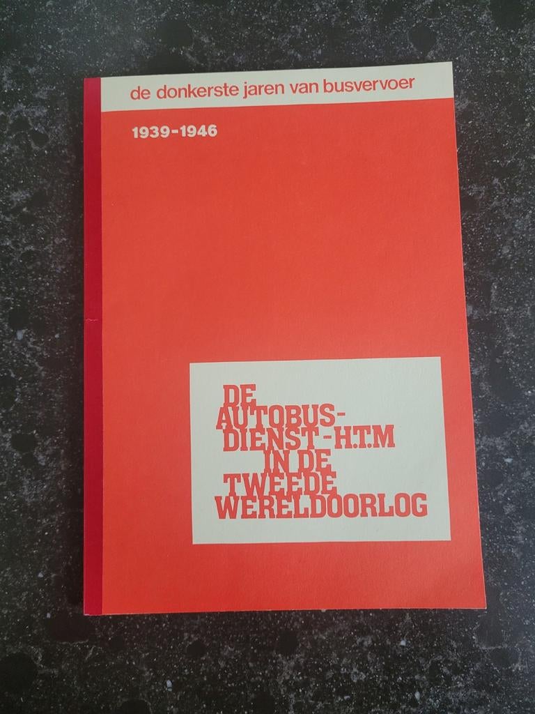 De autobusdienst HTM in de tweede wereldoorlog, Ophalen of Verzenden, Zo goed als nieuw, B.m.rijnhout, Bus
