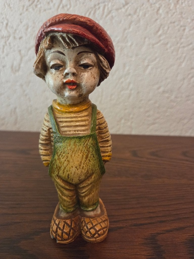 beeldje keramiek jongen met baret H.M. Copy Verb, Ophalen of Verzenden, Gebruikt, Mens