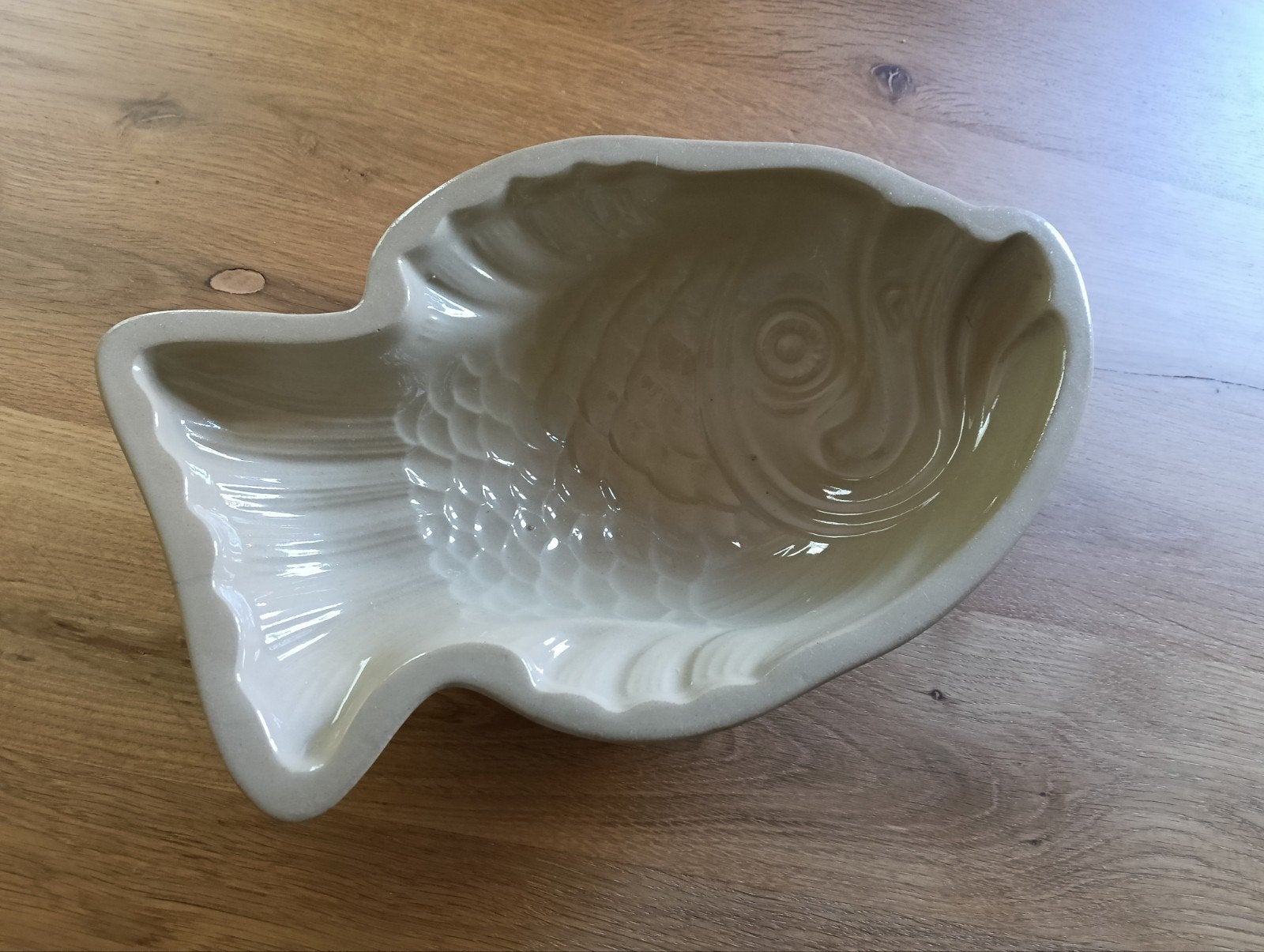 Keramische schaal (visvorm), Antiek en Kunst, Antiek | Schalen, Ophalen of Verzenden