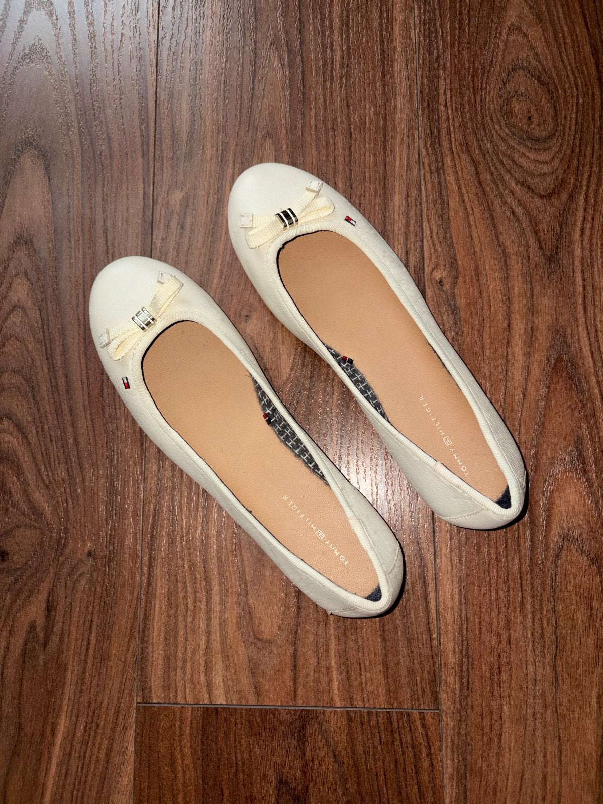 Tommy Hilfiger Ballerina's - Maat 41 - Zo goed als nieuw, Ophalen of Verzenden, Zo goed als nieuw, Wit, Ballerina's