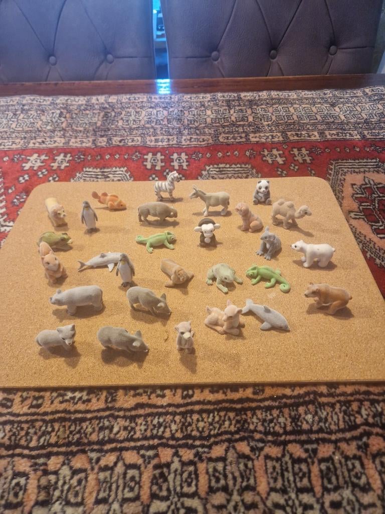 Troetels beeldje figuurtjes en miniaturen diertjes 2011, Ophalen of Verzenden, Zo goed als nieuw, Beeldje of Figuurtje