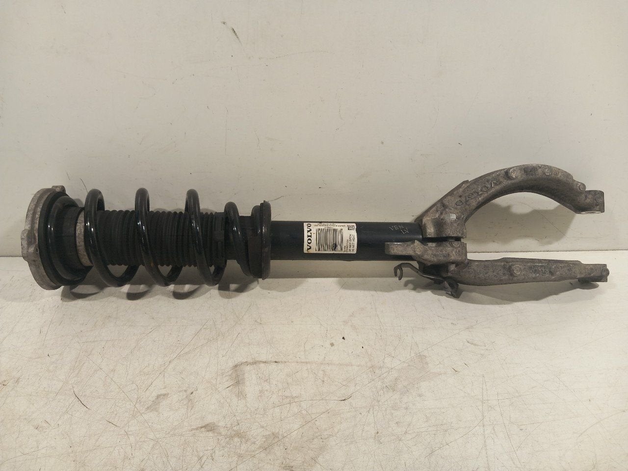 Veerpoot links voor Volvo V60, Onderdelen@venauto.nl, Van der Ven Autorecycling B.V., Gebruikt, Ettenseweg 76, 4706 PB Roosendaal, The Netherlands