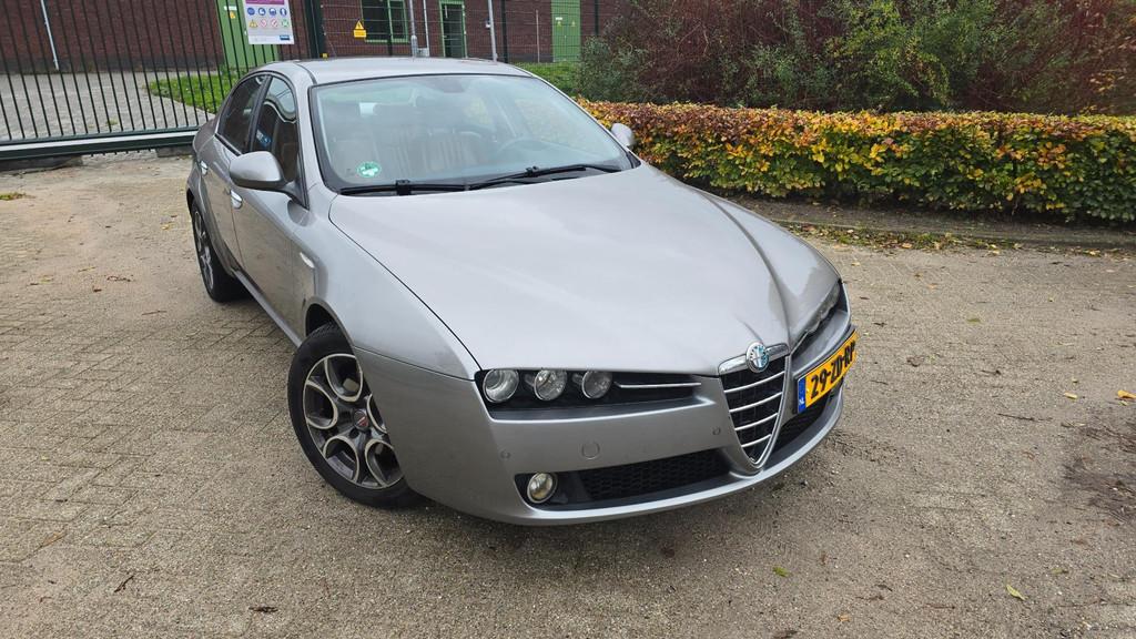 Alfa Romeo 159 2.2 JTS Progression AUTOMAAT LEDER, Gebruikt, 4 cilinders, 1465 kg, Bedrijf
