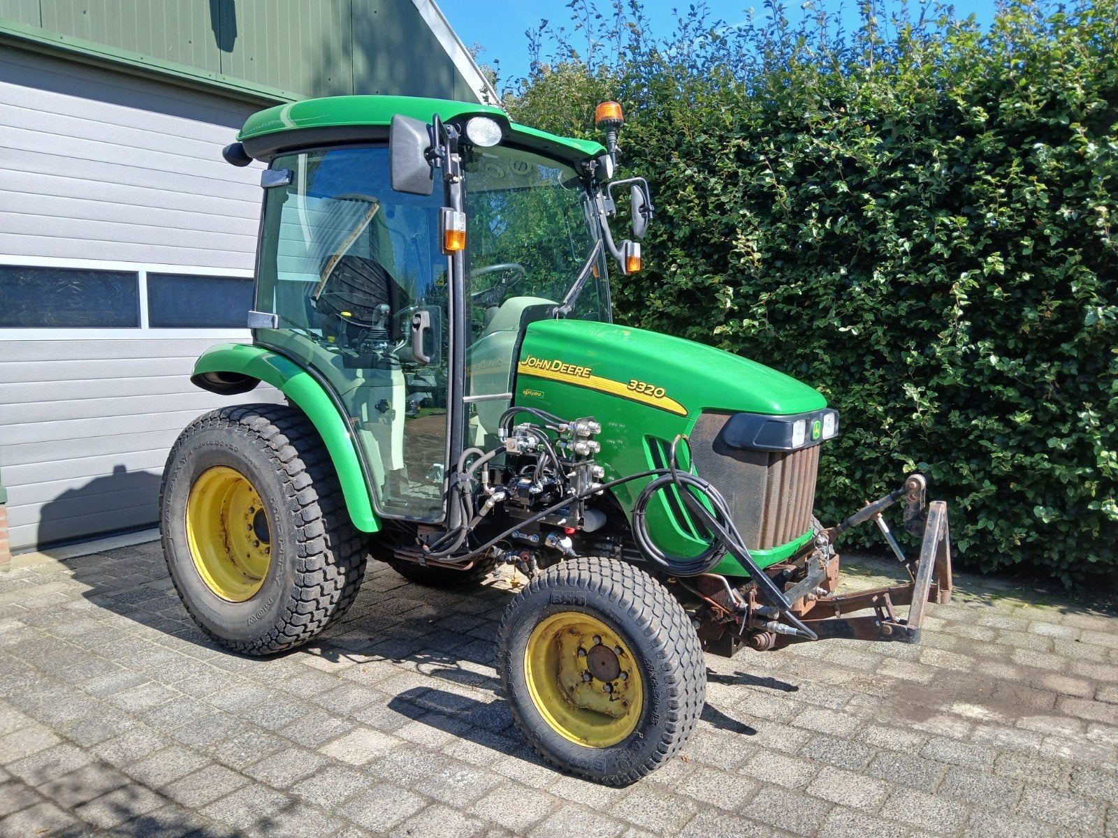 John Deere 3320 compact tractor hydrostaat met weinig uren, Gebruikt, Tot 2500, Tot 80 Pk, Ophalen