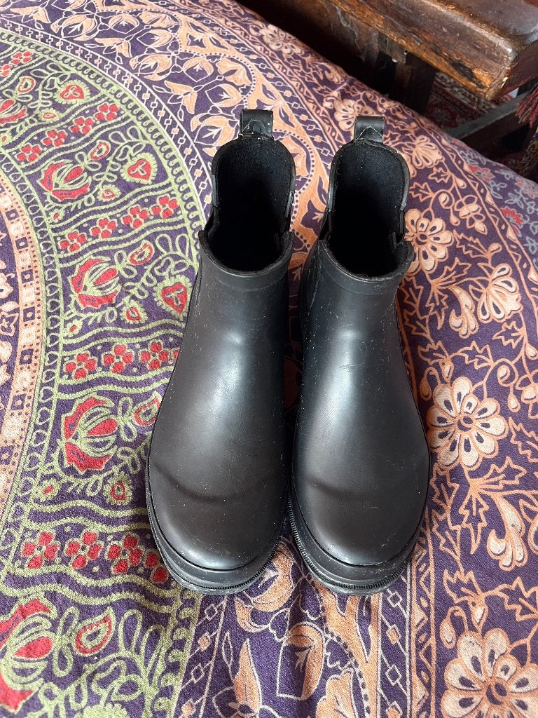 Zwarte Chelsea regenlaarzen 38 nu voor 17,50€, Kleding | Dames, Zwart, Ophalen of Verzenden, Hema, Regenlaarzen