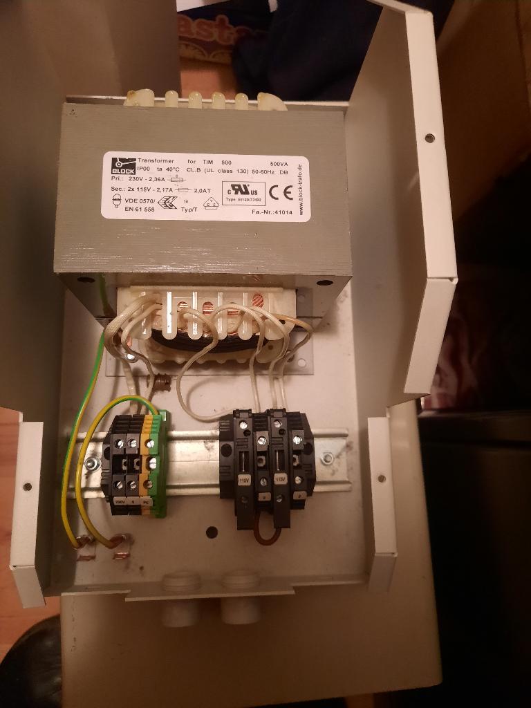 scheidingstransfo 500W 230V/115V, Ophalen, Zo goed als nieuw