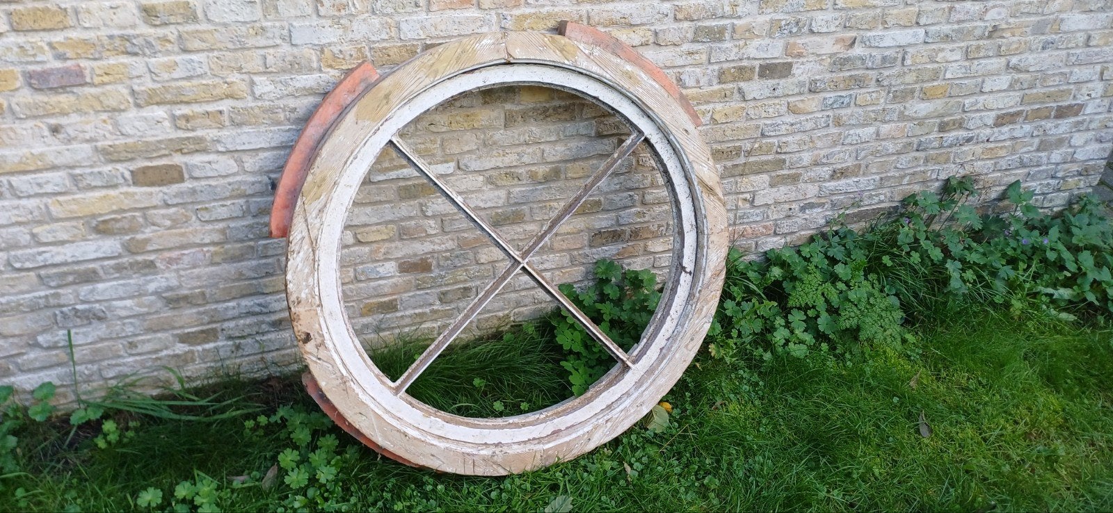 IJzeren roosvenster in houten kozijn. Prima staat! Diameter, Doe-het-zelf en Verbouw, Ophalen, Gebruikt, 80 tot 120 cm, 80 tot 120 cm