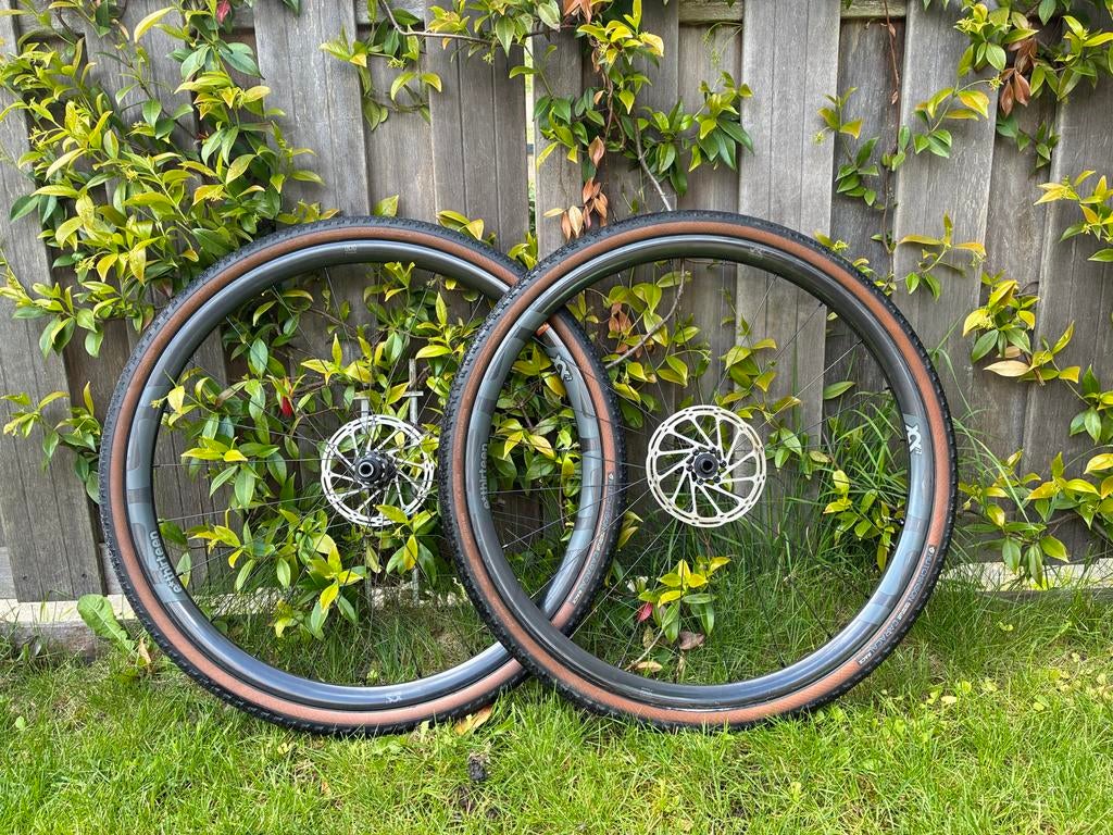E Thirteen Carbon Gravel Wielset 1280gr incl. Caracal banden, Ophalen, Zo goed als nieuw