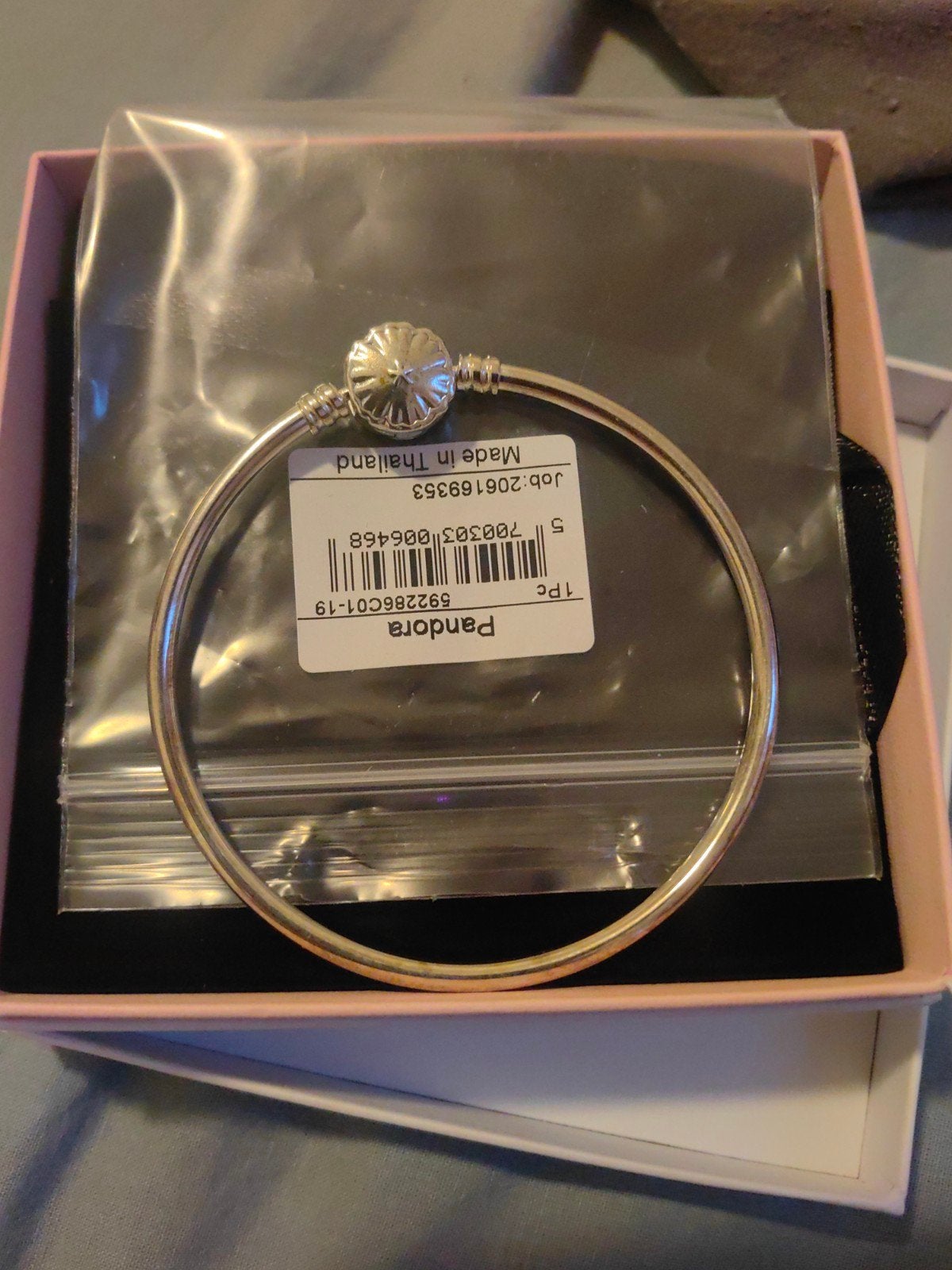 Pandora Armband Zilveren Bangle met Bloem Sluiting, Sieraden, Tassen en Uiterlijk, Armbanden, Ophalen of Verzenden, Nieuw, Zilver