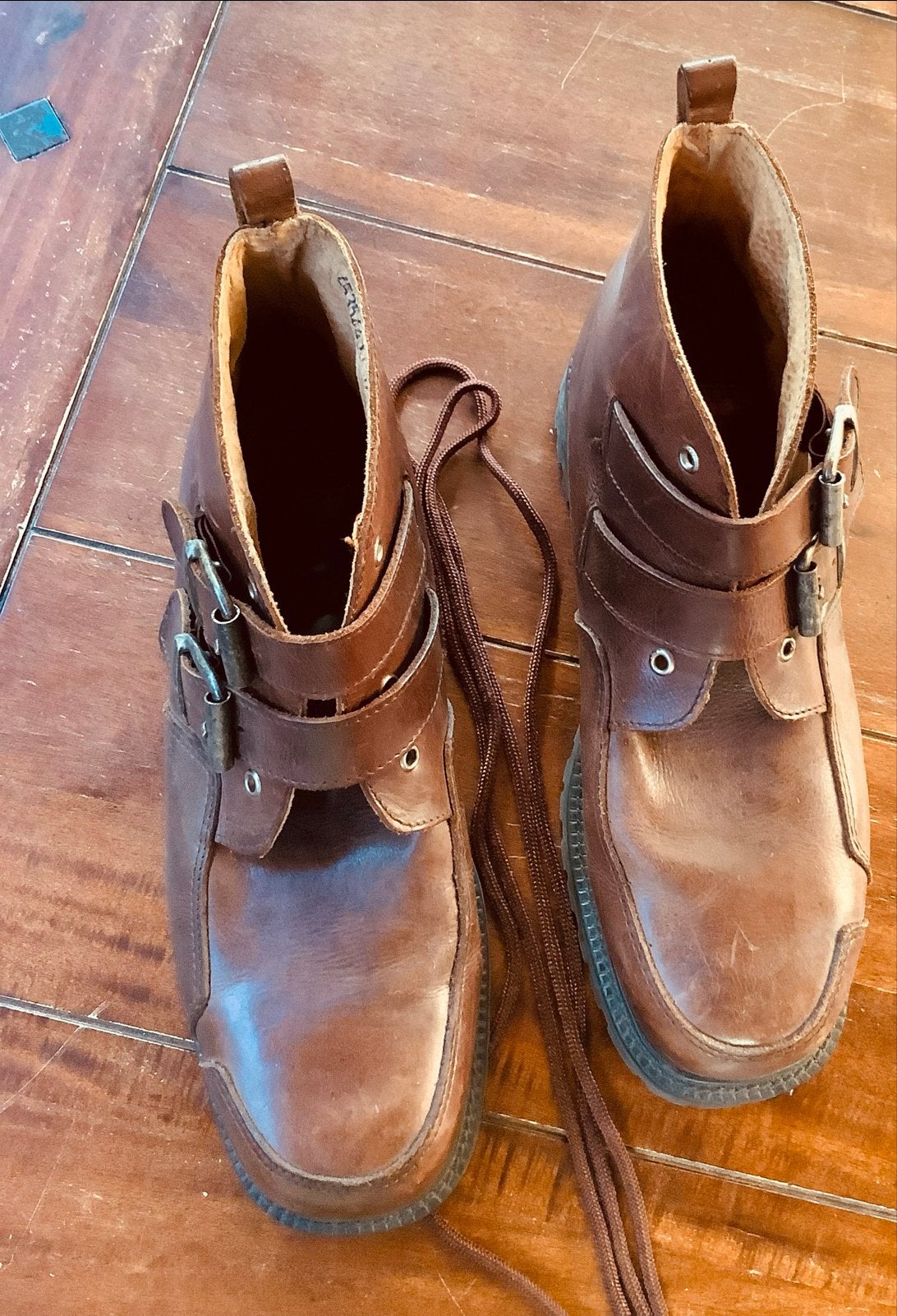 Bruine leren boots met gespen - Maat 46, Ophalen of Verzenden, Gedragen, Bruin, Boots