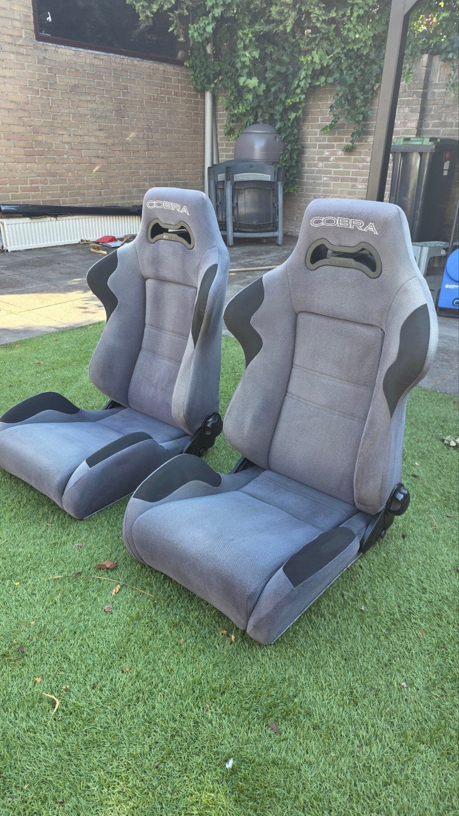 Cobra Daytona kuipstoelen, Ophalen