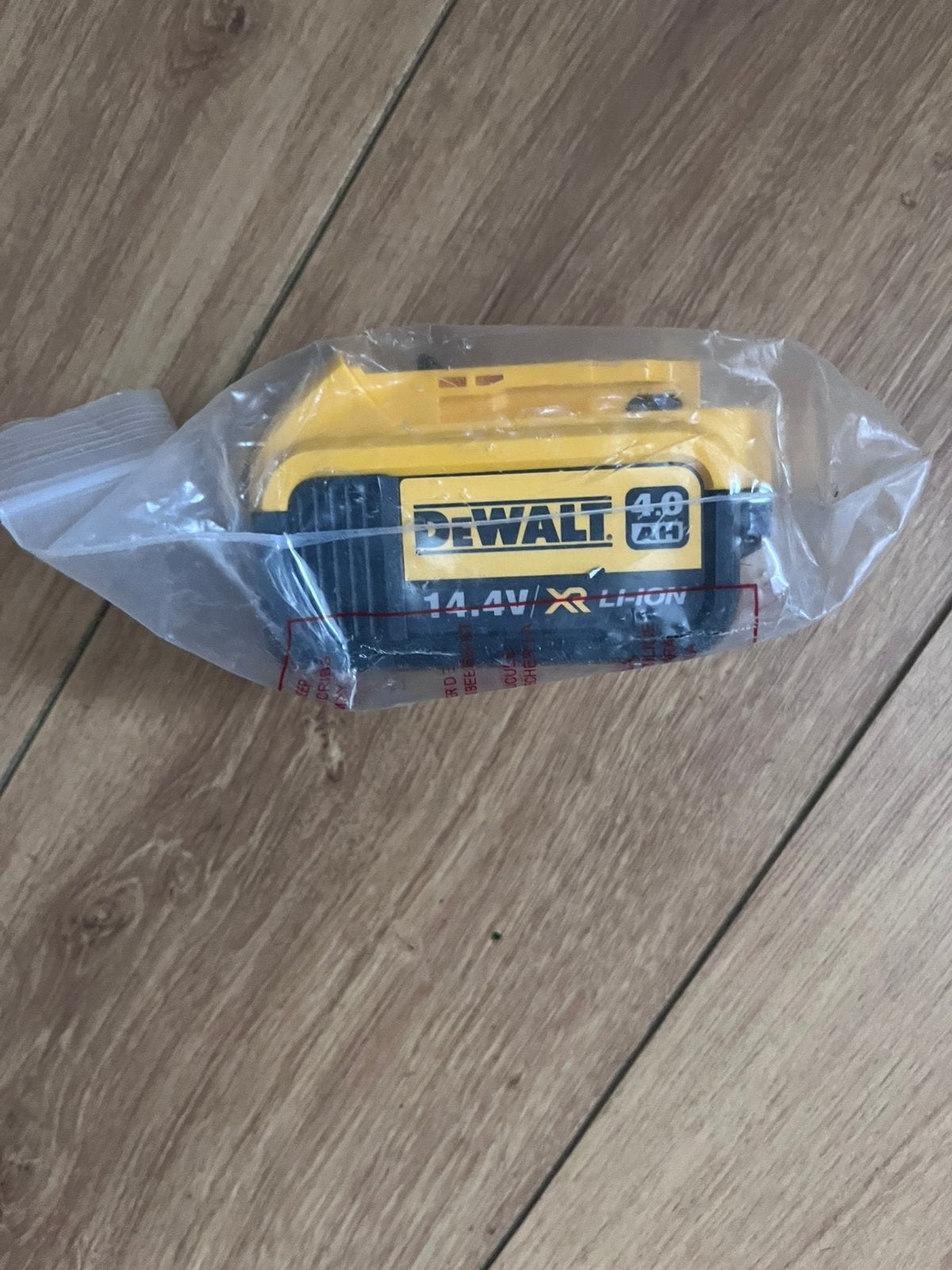 Nieuwe dewalt accu, Ophalen, Nieuw