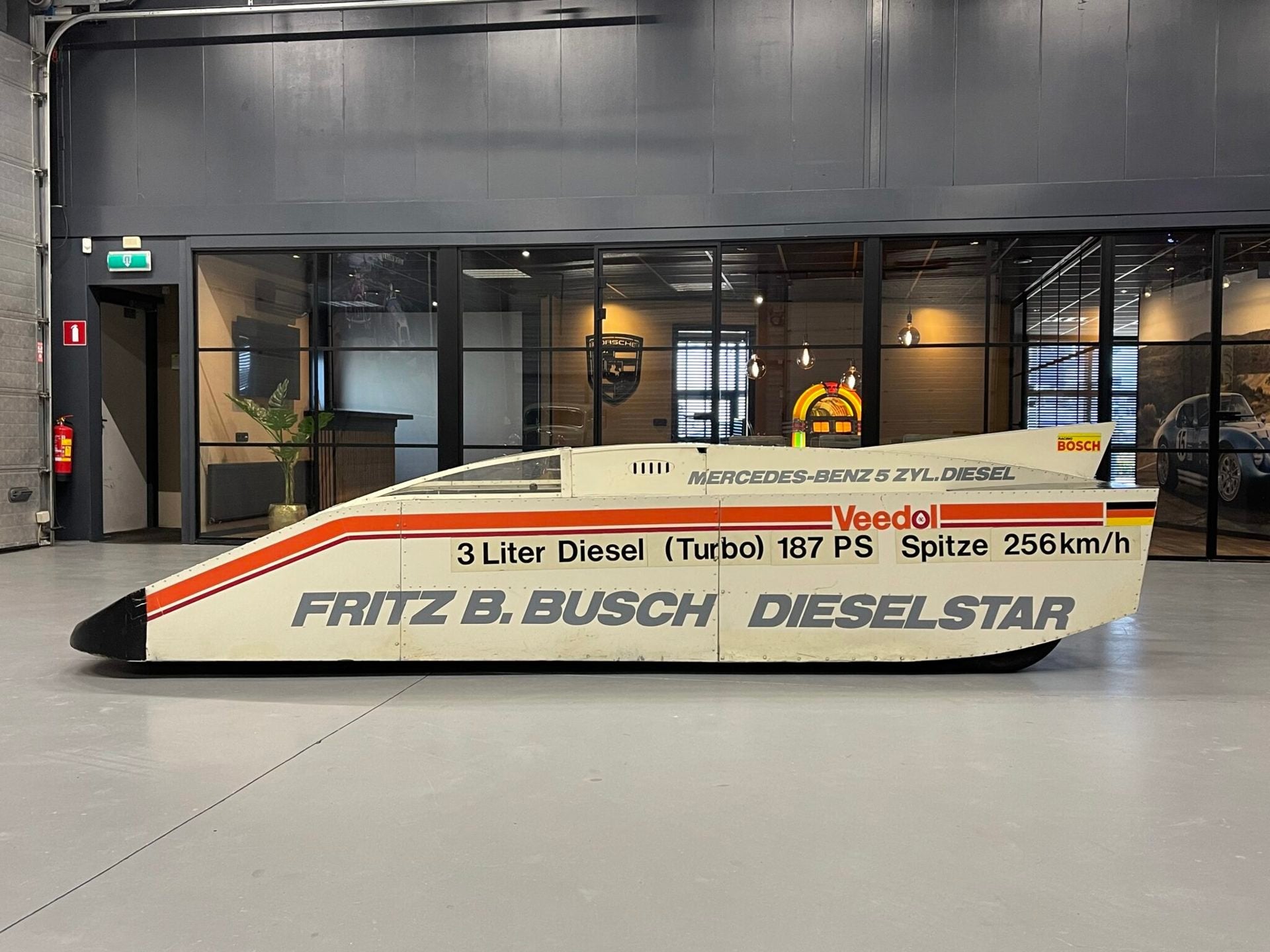 Mercedes-Benz 1975 DieselStar Weltrekord Auto, Auto's, Lederen bekleding, Achterwielaandrijving, Zwart, 1 stoelen