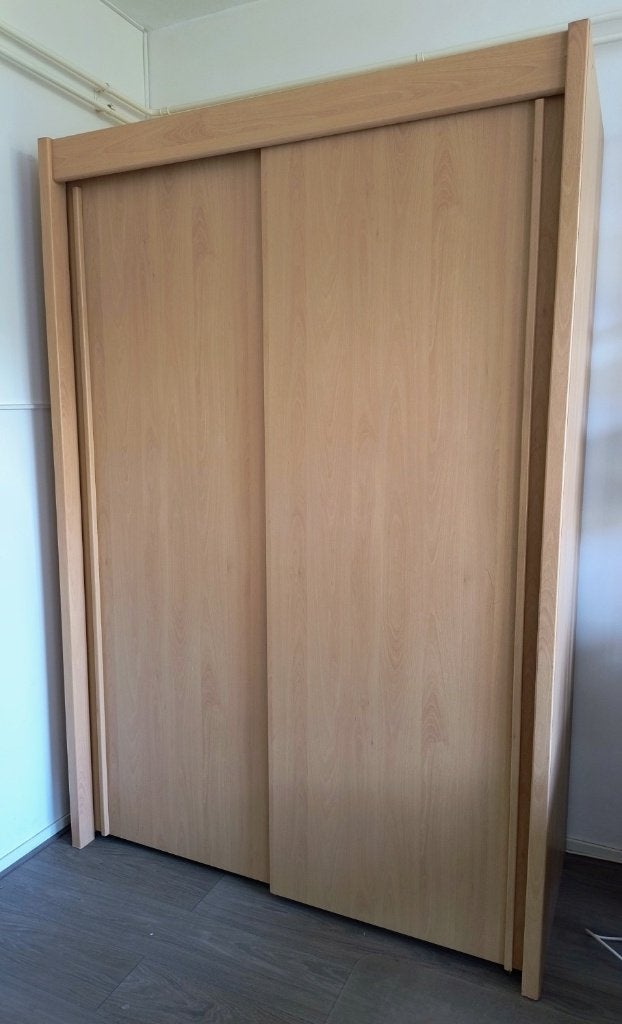 Zeer stevige kleding-/ linnenkast met zweefdeuren (beuken), Ophalen, Overige typen, Zo goed als nieuw, Schuifdeur