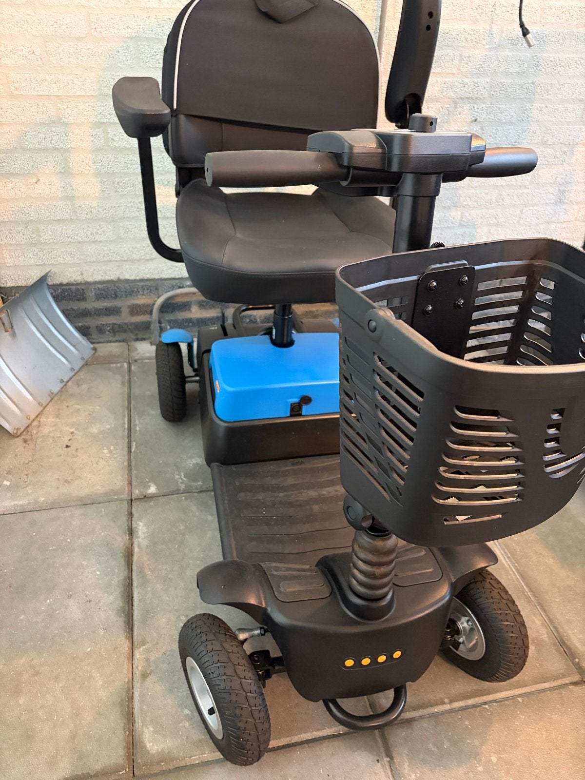 Vivo scootmobiel koningsblauw, Ophalen, Zo goed als nieuw, Overige merken, 10 km/u of minder