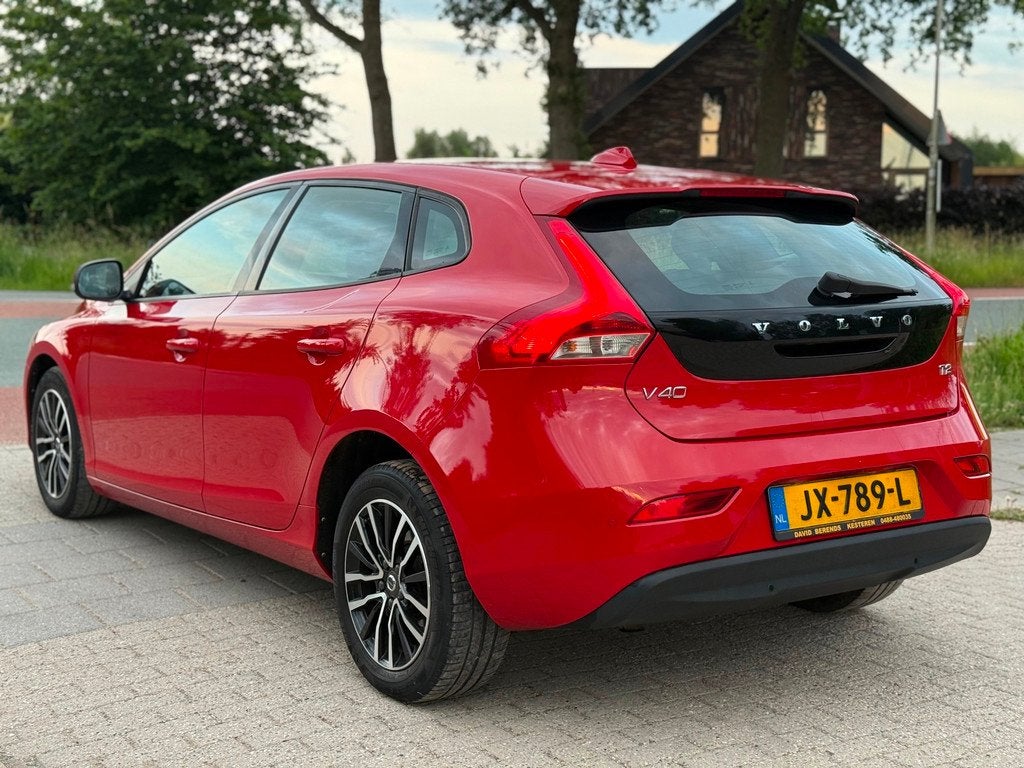 Volvo V40 2.0 T2 Nordic+ Airco Cruise H.Leder LED Navi PDC, Auto's, Volvo, Voorwielaandrijving, Gebruikt, Euro 6, 4 cilinders