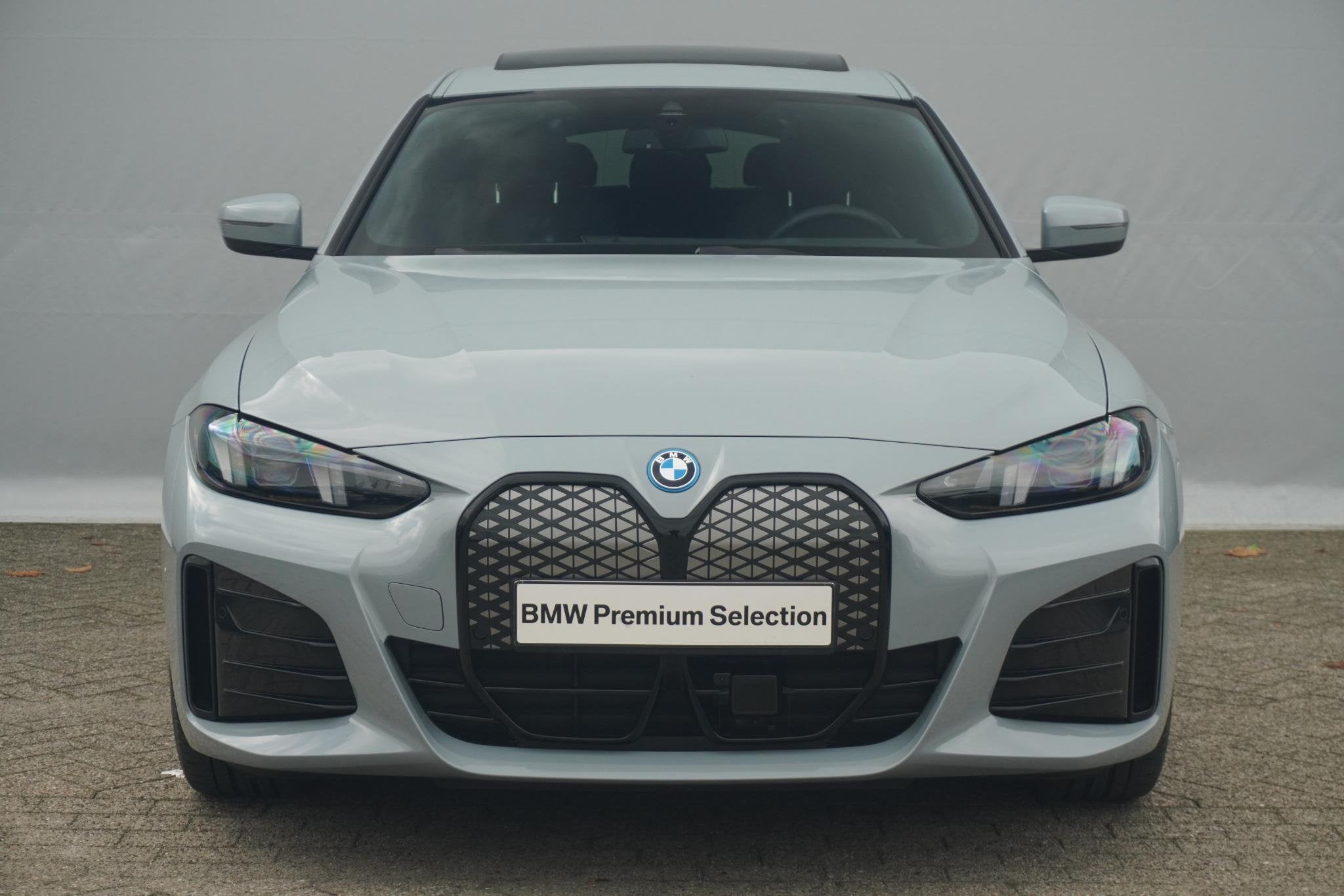 BMW i4 Gran Coupé eDrive40 | SoH 98% | M Sportpakket Pro |, Auto's, Achterwielaandrijving, Met garantie (alle), 340 pk, Blauw