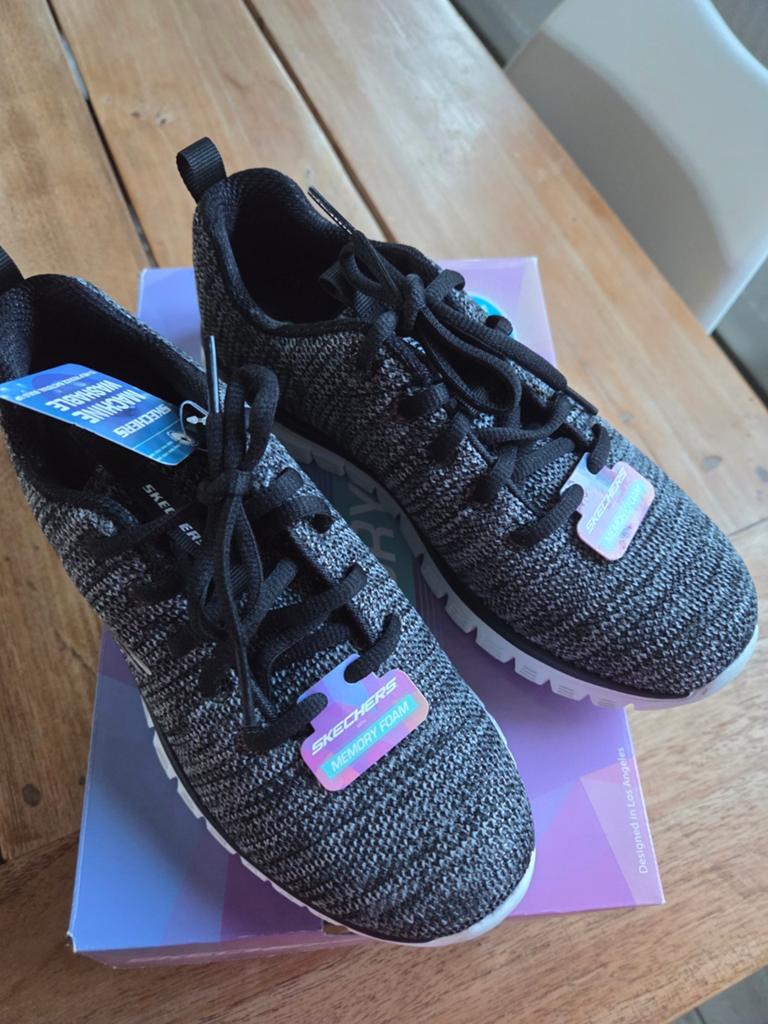 Nieuwe Skechers Memory Foam sneakers -8, Skechers, Zwart, Nieuw, Ophalen of Verzenden
