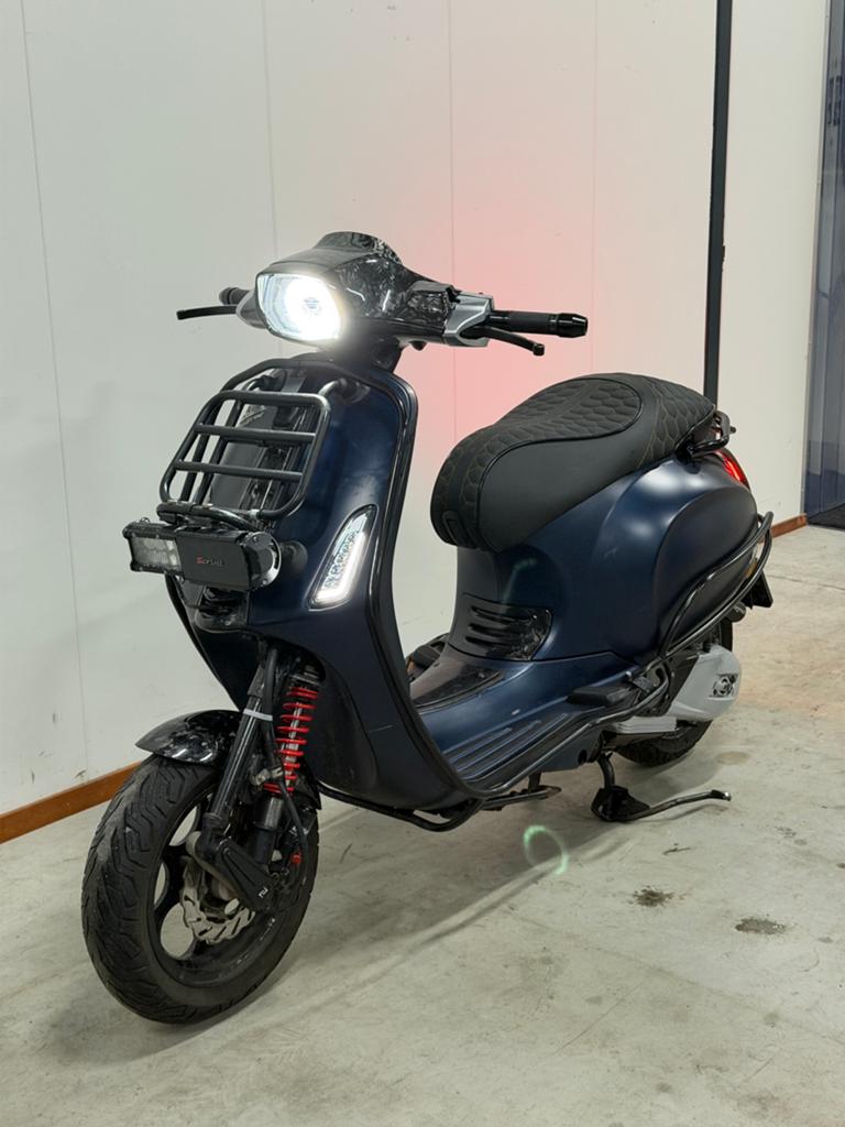 VESPA SPRINT 125cc FULL Malossi! Akra! Carbon! SIP! Macrus!, Ophalen of Verzenden, Zo goed als nieuw