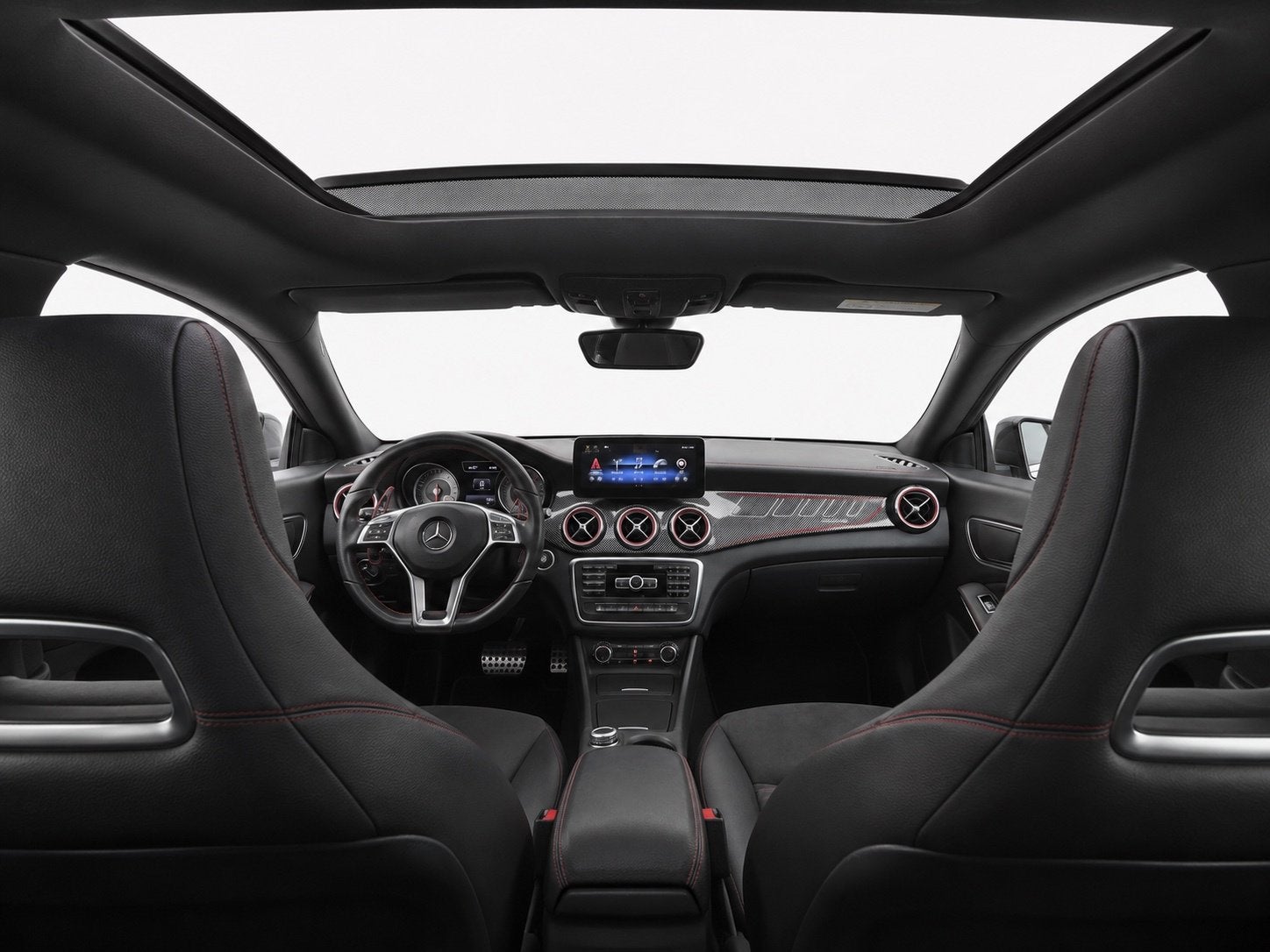 Mercedes-Benz CLA-klasse 180 Prestige 175Pk+ABCuitlaat+Pano+, Gebruikt, Euro 6, 4 cilinders, 715 kg