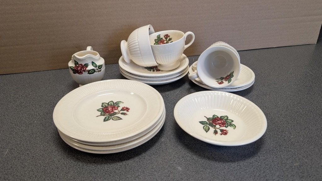 Wedgwood Moss Rose serviesgoed, Overige typen, Ophalen of Verzenden, Zo goed als nieuw, Overige stijlen