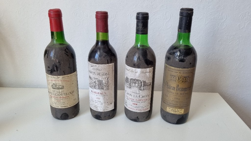 Bordeaux / Cotes de Bourg wijnflessen uit 1982 / 1985, Frankrijk, Nieuw, Ophalen of Verzenden, Rode wijn